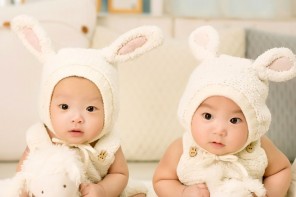 Begrüßungspakete und Babyclubs für Zwillinge